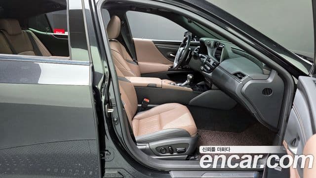 Lexus ES300h 7세대 Luxury Plus, 2023 10