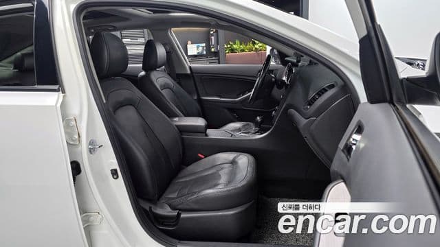 Kia K5 Prestige, 2013 10