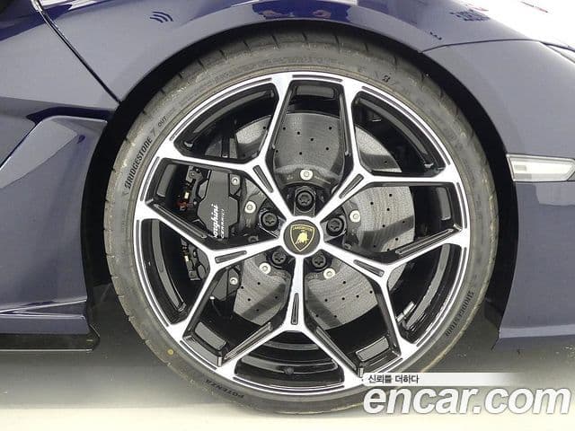 Lamborghini 레부엘토, 2025 4