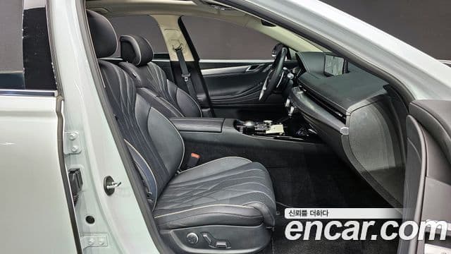 Genesis G80 (RG3) бензин 2.5 турбо AWD, 2023 10