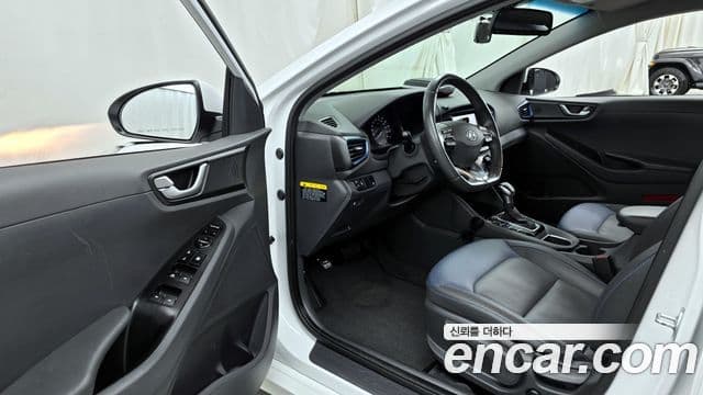 Hyundai Ioniq гибрид, 2017 10