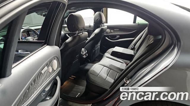 Mercedes-Benz E-класс W213 AMG Line, 2023 11