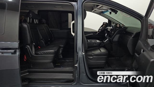 Hyundai Staria Modern, 2024 13