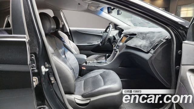 Hyundai YF Sonata LPI top, 2010 10