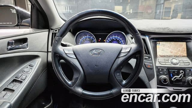 Hyundai YF Sonata LPI top, 2010 14