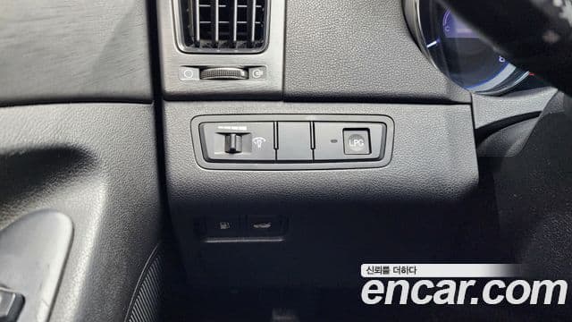 Hyundai YF Sonata LPI top, 2010 16