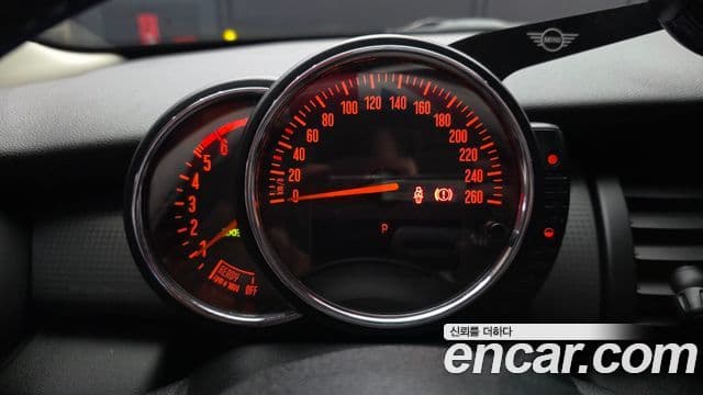 Mini Cooper D 3세대, 2016 8