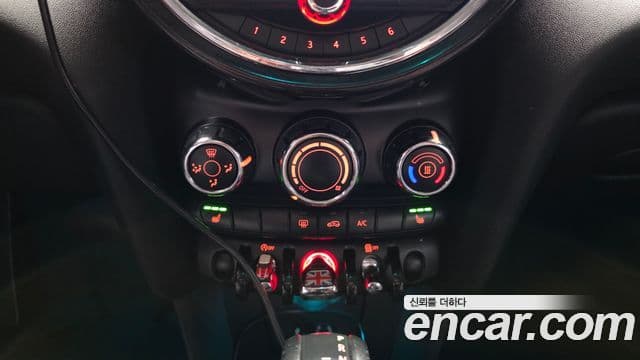 Mini Cooper D 3세대, 2016 16