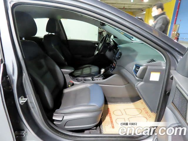 Hyundai Ioniq гибрид Plus, 2016 8