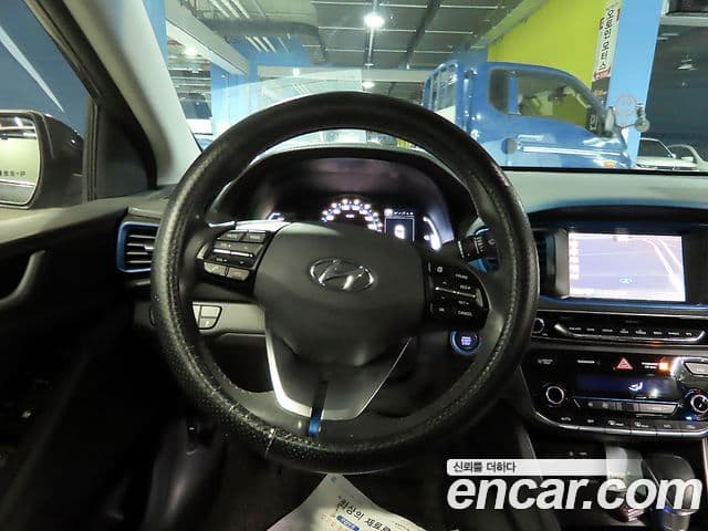 Hyundai Ioniq гибрид Plus, 2016 10