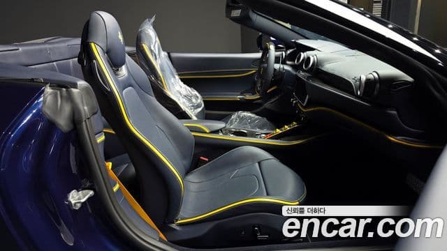 Ferrari 포르토피노 M 3.9 V8, 2023 11