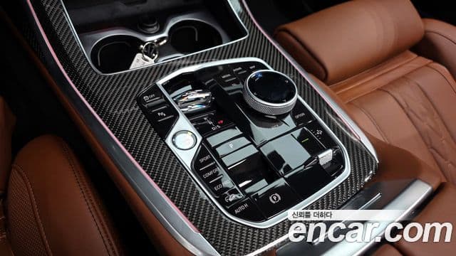 BMW X7 (G07) xDrive 40d M Sport 6인승, 2025 9
