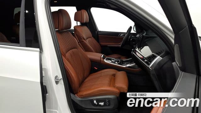 BMW X7 (G07) xDrive 40d M Sport 6인승, 2025 11