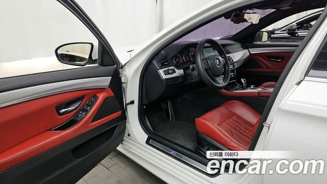 BMW M5 (F10) M5 седан, 2012 10