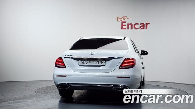 Mercedes-Benz E-класс W213 Avantgarde, 2017 4