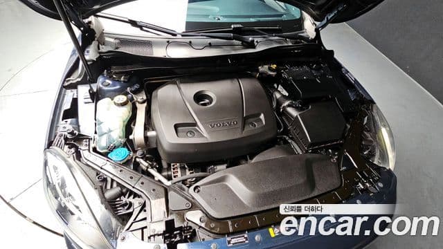 Volvo V40 2세대, 2015 6