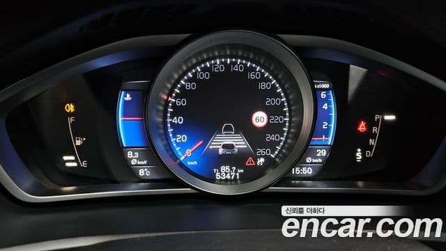 Volvo V40 2세대, 2015 8