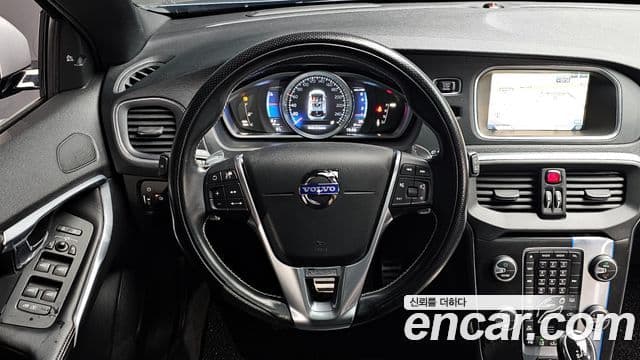 Volvo V40 2세대, 2015 14