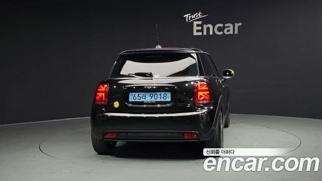 Mini Cooper Электрический (Electric) 3세대, 2022 4