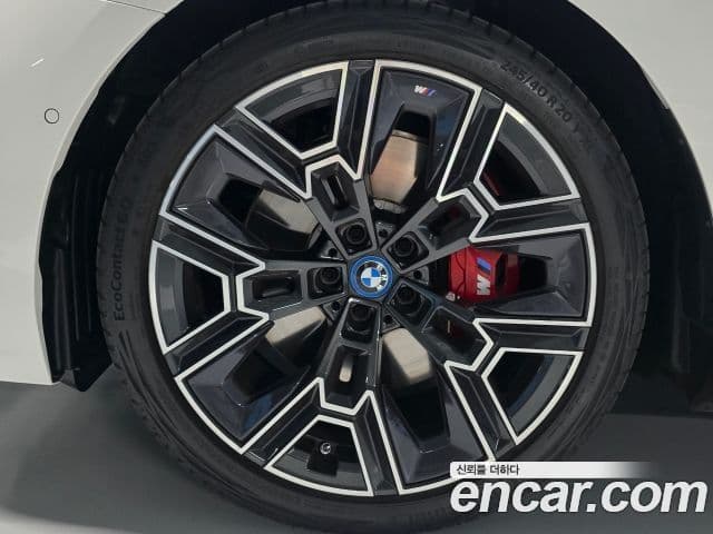 BMW i5 (G60) xDrive 40 M Sport Pro, 2025 4