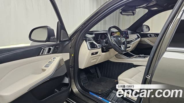 BMW X7 (G07) xDrive 40i Design Pure Excellence 6인승, 2023 10