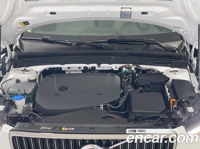 Volvo XC40 B4 Ultra Bright, 2025 6