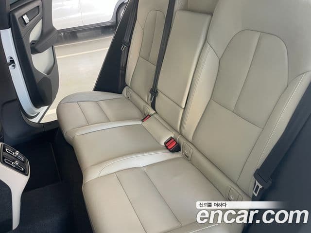 Volvo XC40 B4 Ultra Bright, 2025 11