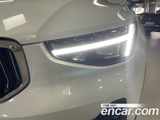 Volvo XC40 B4 Ultra Bright, 2025 15