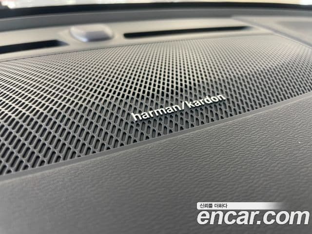 Volvo XC40 B4 Ultra Bright, 2025 18