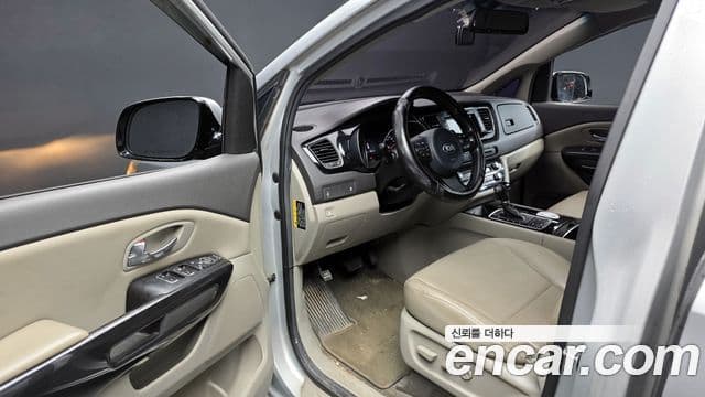 Kia All New Carnival Prestige, 2015 11