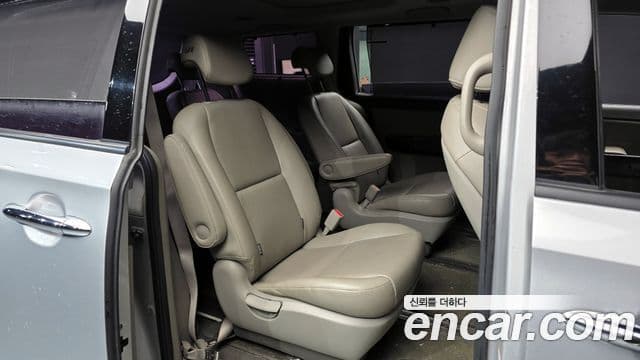 Kia All New Carnival Prestige, 2015 12