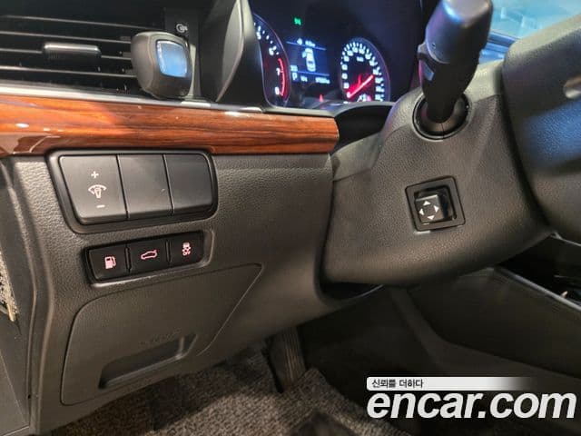 Kia All New K7 Noblesse, 2016 17