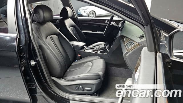 Hyundai LF Sonata Premium, 2016 10
