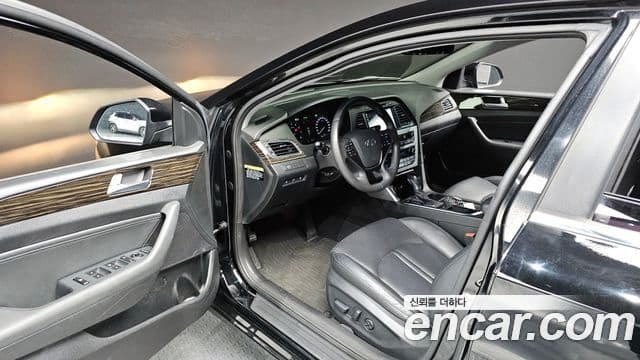 Hyundai LF Sonata Premium, 2016 11