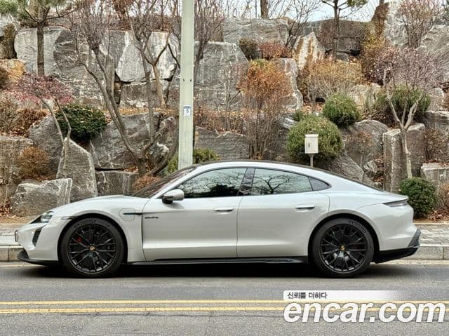 Porsche 타이칸 GTS, 2022 3