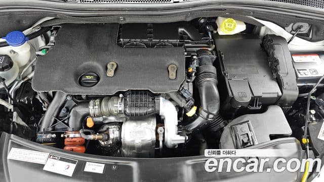 Peugeot 208 1.6 e-HDi Felline 5도어, 2016 6