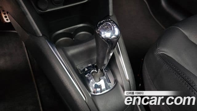 Peugeot 208 1.6 e-HDi Felline 5도어, 2016 9