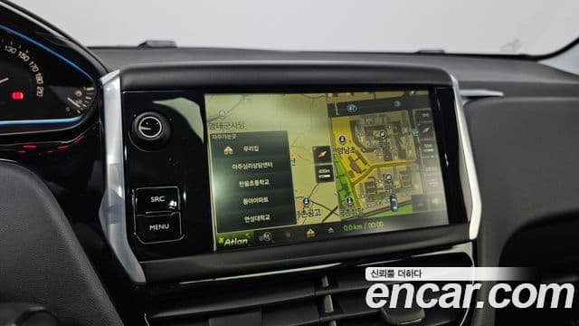 Peugeot 208 1.6 e-HDi Felline 5도어, 2016 14