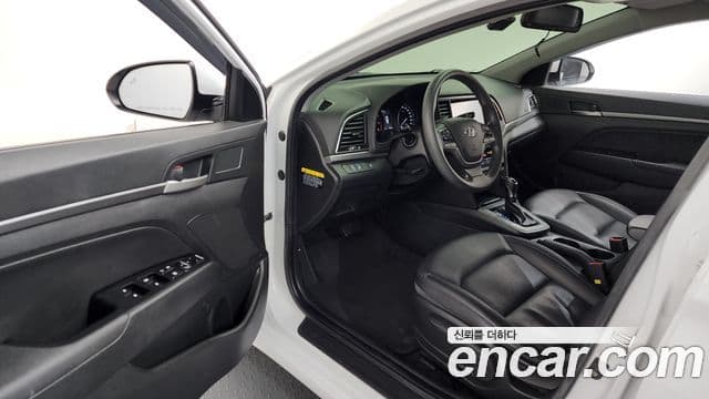 Hyundai Avante AD 1.6 GDI Value Plus, 2018 10