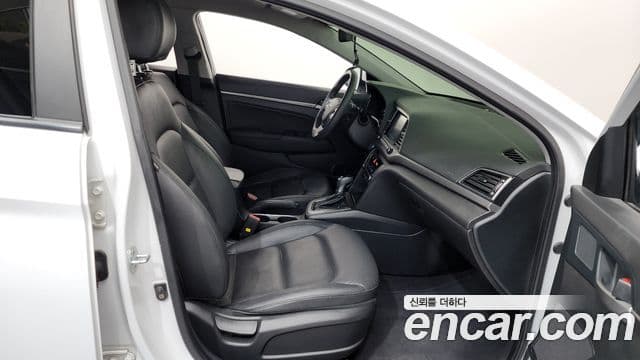 Hyundai Avante AD 1.6 GDI Value Plus, 2018 11