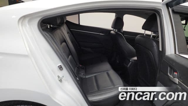 Hyundai Avante AD 1.6 GDI Value Plus, 2018 12