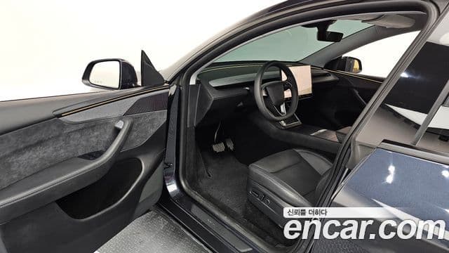 Tesla модель Y Long Range AWD, 2025 10