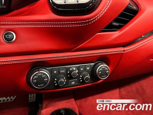 Ferrari 488 스파이더, 2019 12