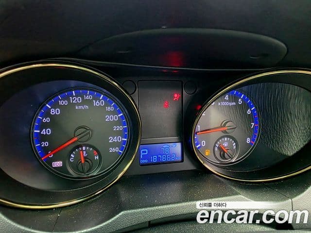 Hyundai Genesis купе 200 турбо P, 2011 8