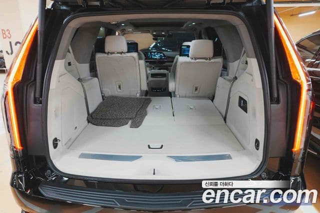Cadillac Escalade 5세대 Sport Platinum, 2023 16