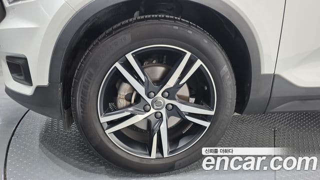 Volvo XC40 B4 R-Design, 2021 все фото