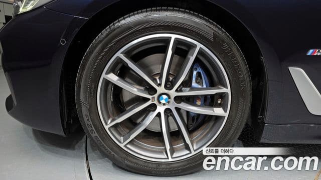 BMW 5시리즈 (G30) 520i M Sport, 2022 все фото