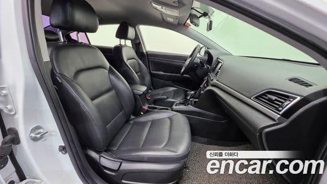 Hyundai Avante AD 1.6 GDI Value Plus, 2018 10