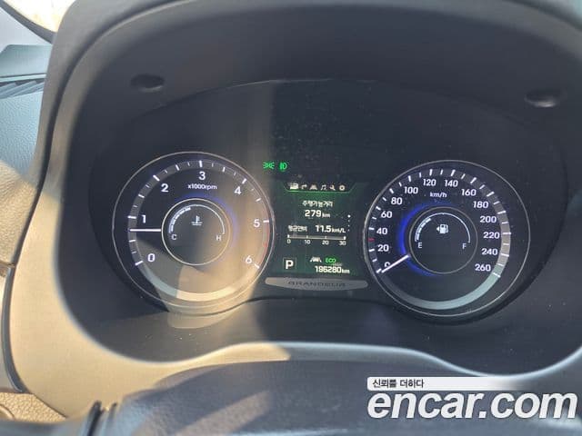 Hyundai Grandeur HG Premium, 2015 10