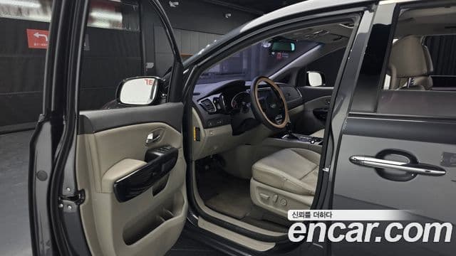 Kia All New Carnival Prestige, 2016 11